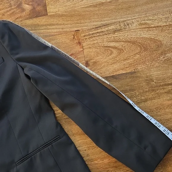 Everlane Black Blazer NWT ( flaw) - Picture 16 of 16